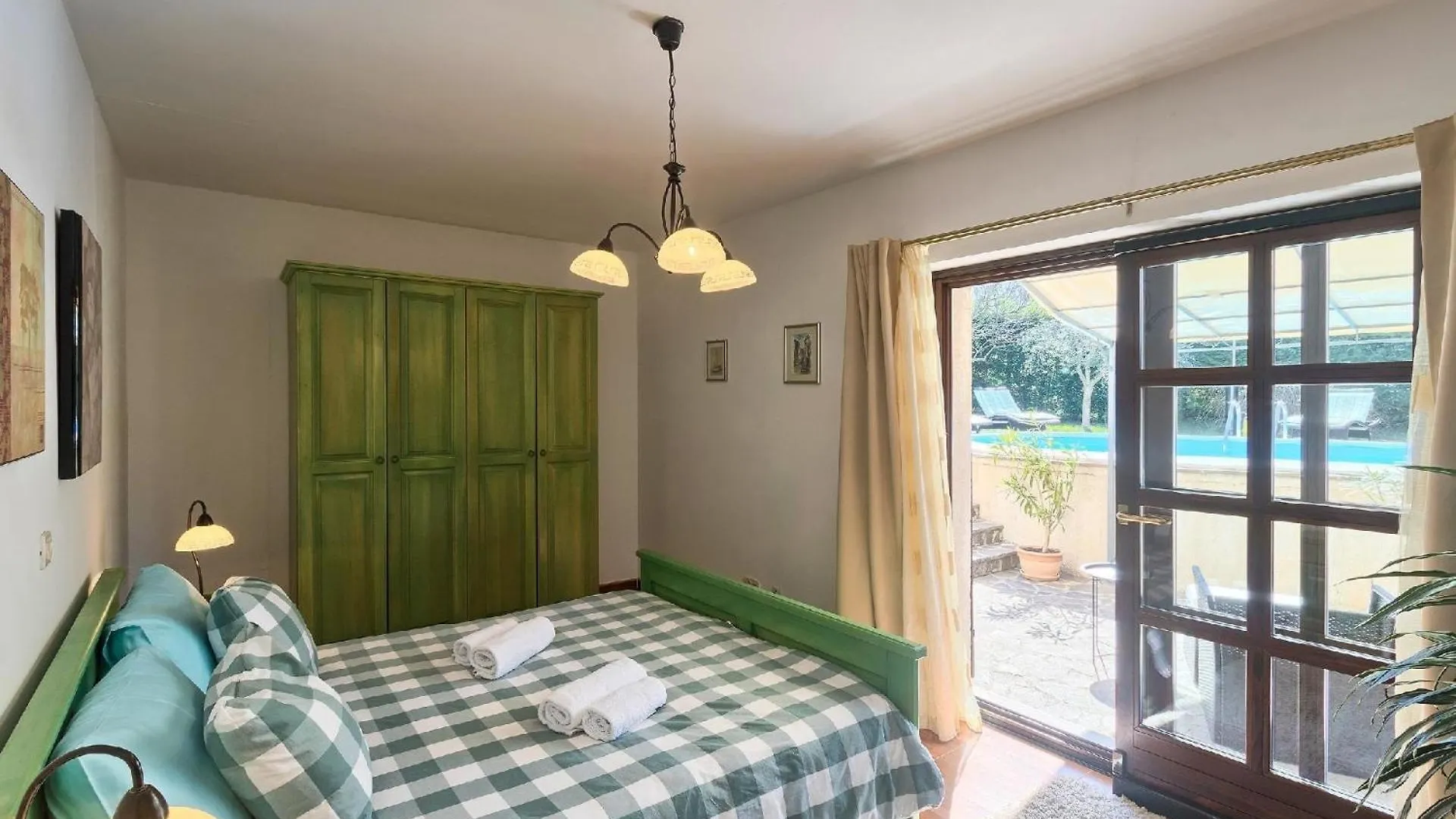 Ferienhaus Mit Privatpool Fuer 6 Personen Ca 110 Qm In Rovinj, Istrien Istrische Riviera 0*, Rovinj Croatia